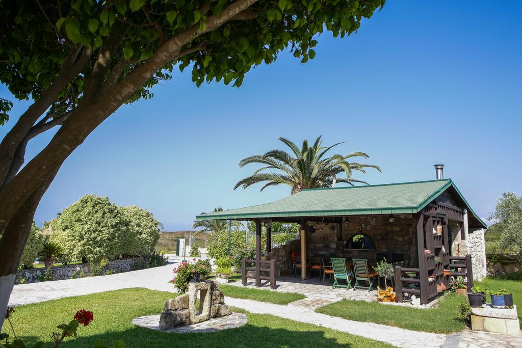 Sandy Beach Villas And Apartments Свороната Екстер'єр фото