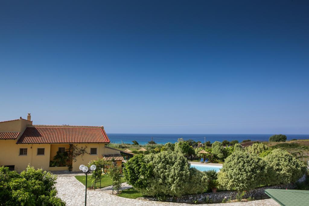 Sandy Beach Villas And Apartments Свороната Екстер'єр фото